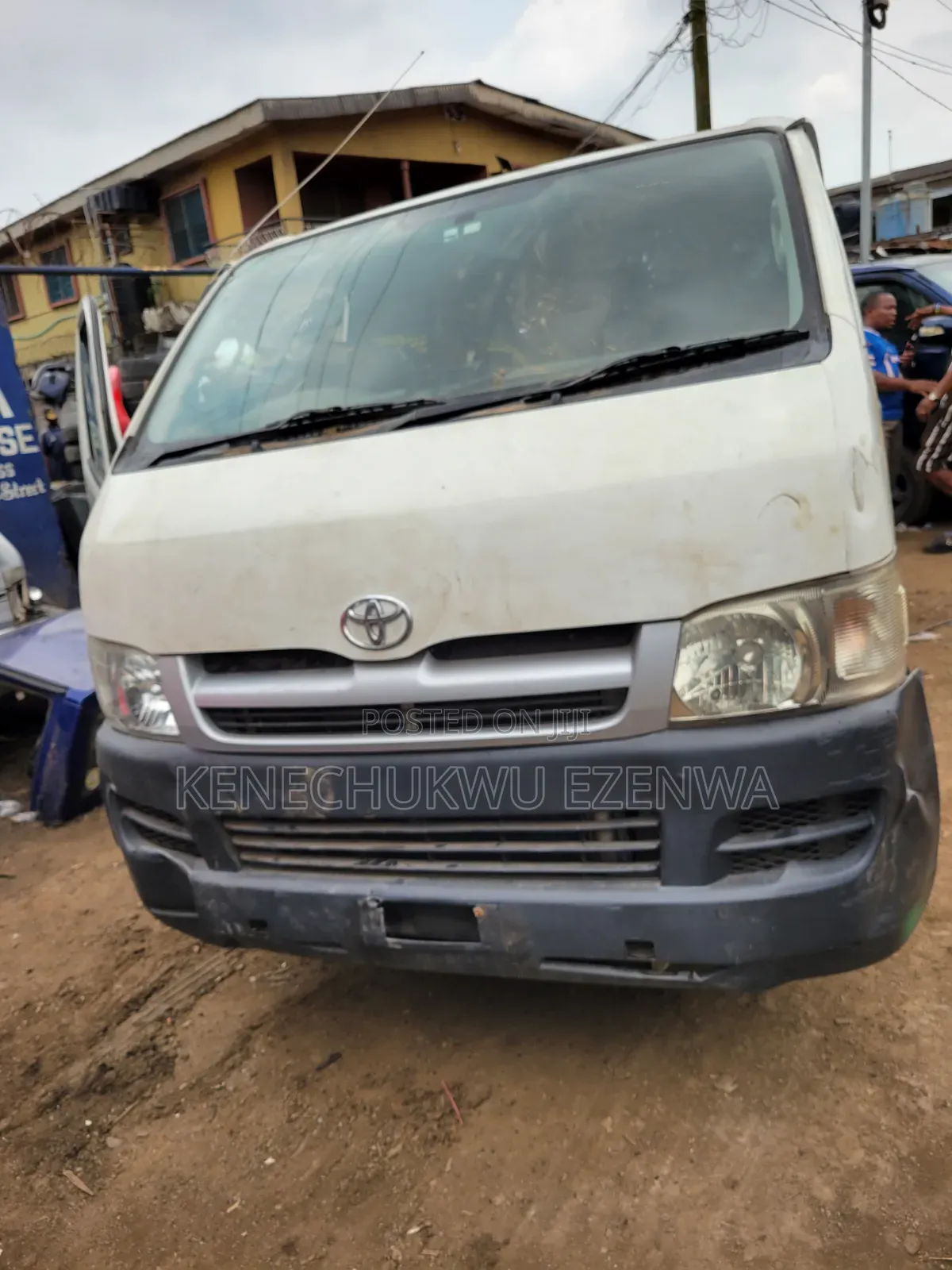 Toyota HiAce 2005 White