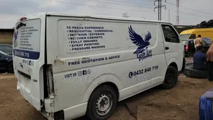 Toyota HiAce 2005 White