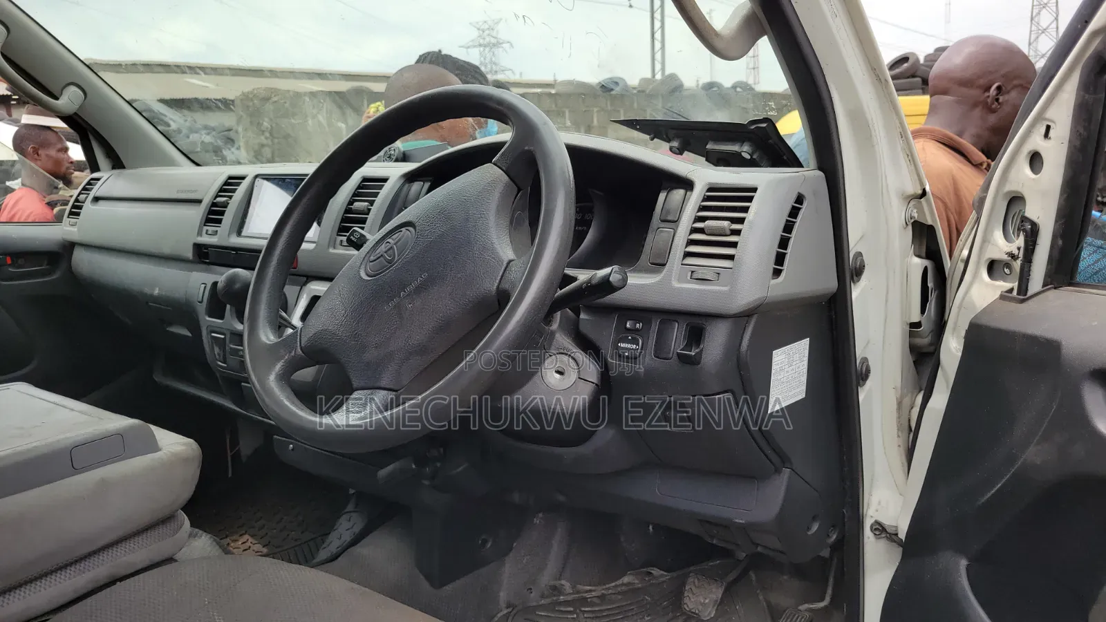 Toyota HiAce 2005 White