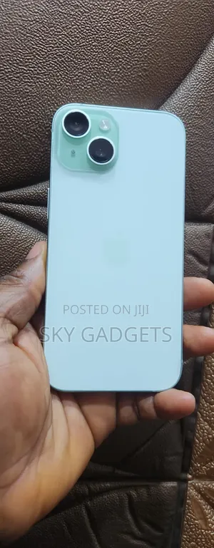 Apple iPhone 15 128 GB Green