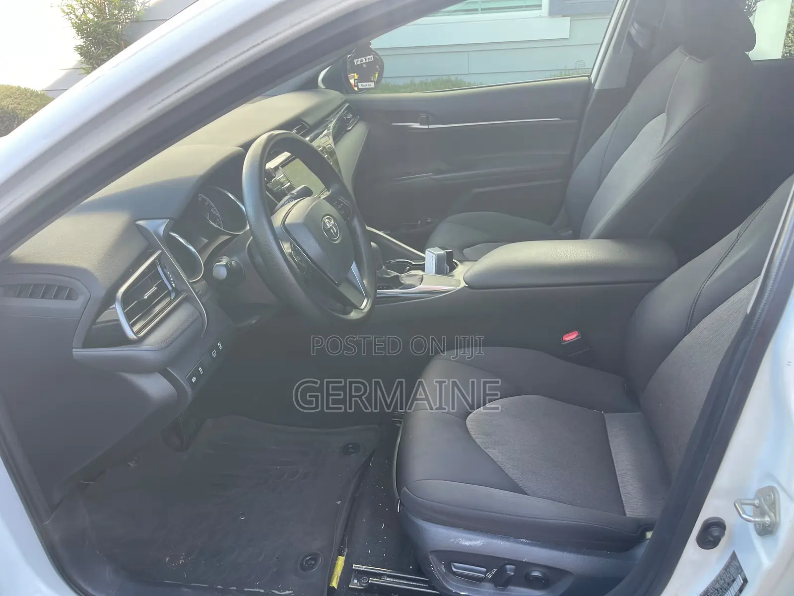 Toyota Corolla LE 2020 White