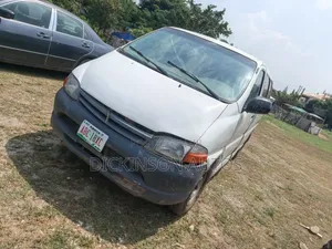 Toyota HiAce 2004 White