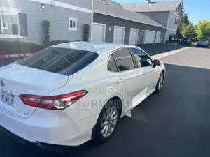 Toyota Corolla LE 2020 White