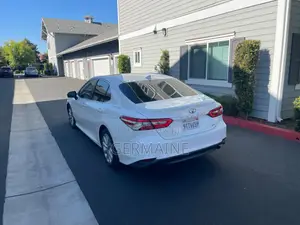 Toyota Corolla LE 2020 White