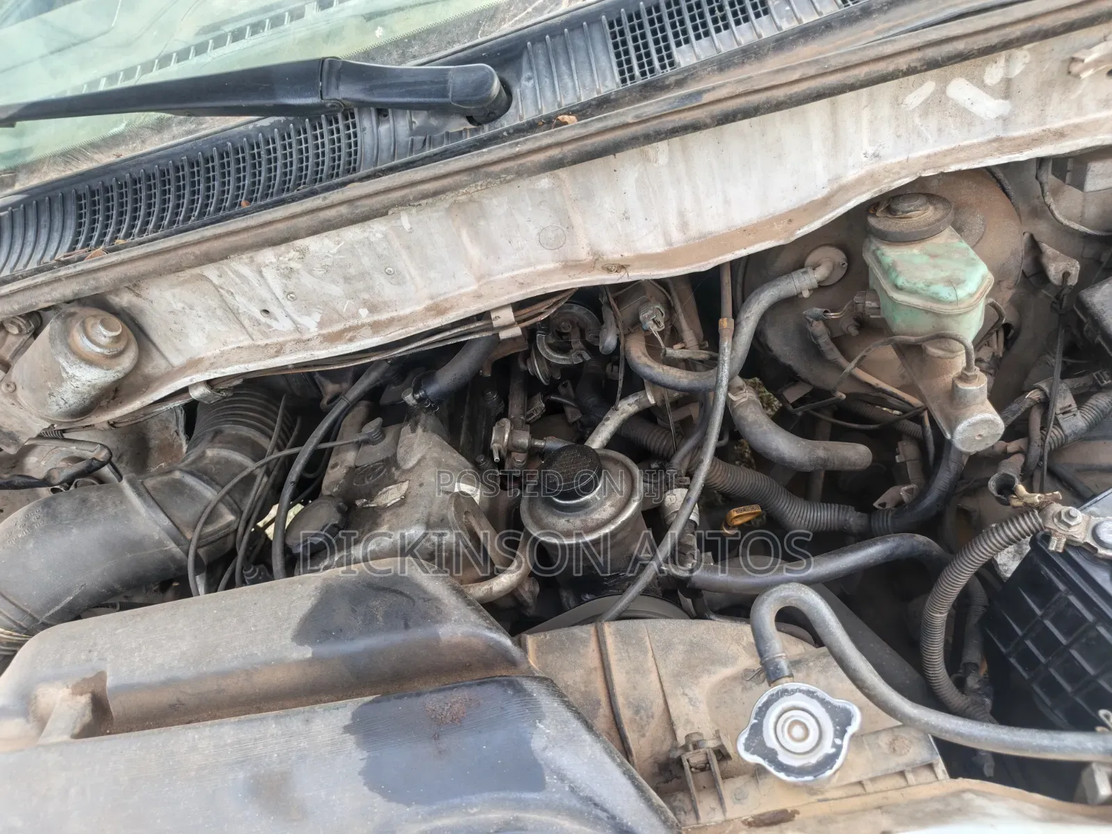 Toyota HiAce 2004 White