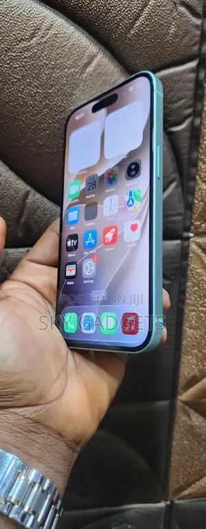 Apple iPhone 15 128 GB Green