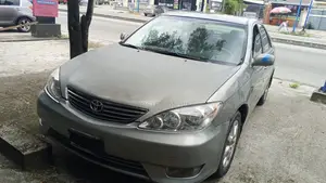 Toyota Camry SE V6 4dr Sedan (3.3L 6cyl 5A) 2005 Green