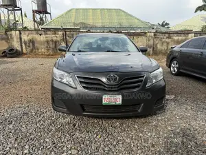 Toyota Camry LE 4dr Sedan (2.5L 4cyl 6A) 2011 Gray