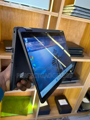 Laptop Dell Latitude 5300 2-in-1 16GB Intel Core i5 SSD 256GB