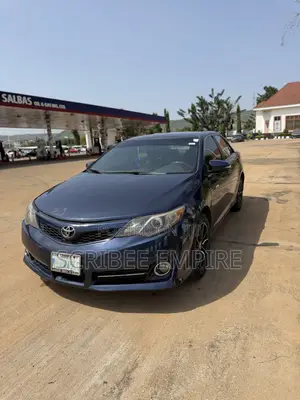 Toyota Camry LE 4dr Sedan (2.5L 4cyl 6A) 2014 Blue