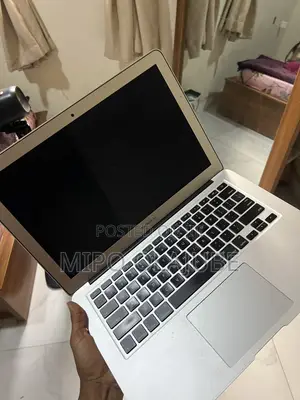 Laptop Apple MacBook Air 2017 8GB Intel Core i5 SSD 256GB