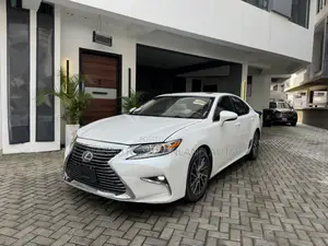 Lexus ES 350 FWD 2016 White