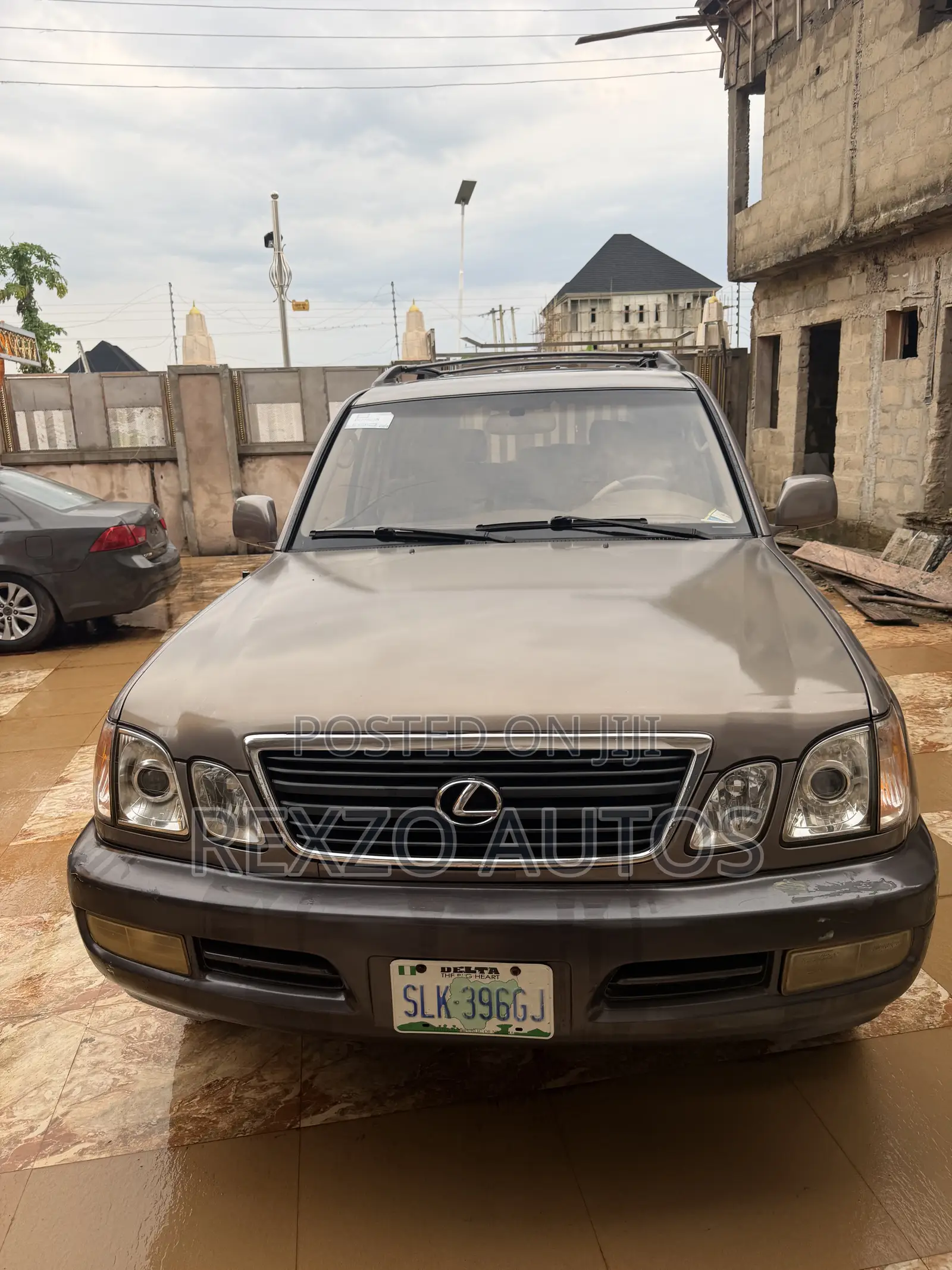 Lexus LX 470 AWD 2000 Gray