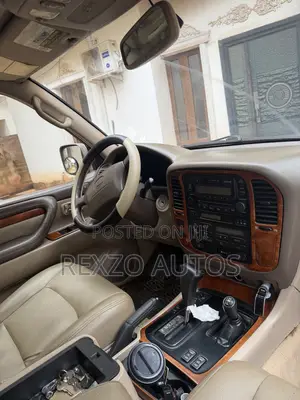 Lexus LX 470 AWD 2000 Gray