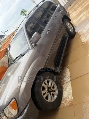 Lexus LX 470 AWD 2000 Gray