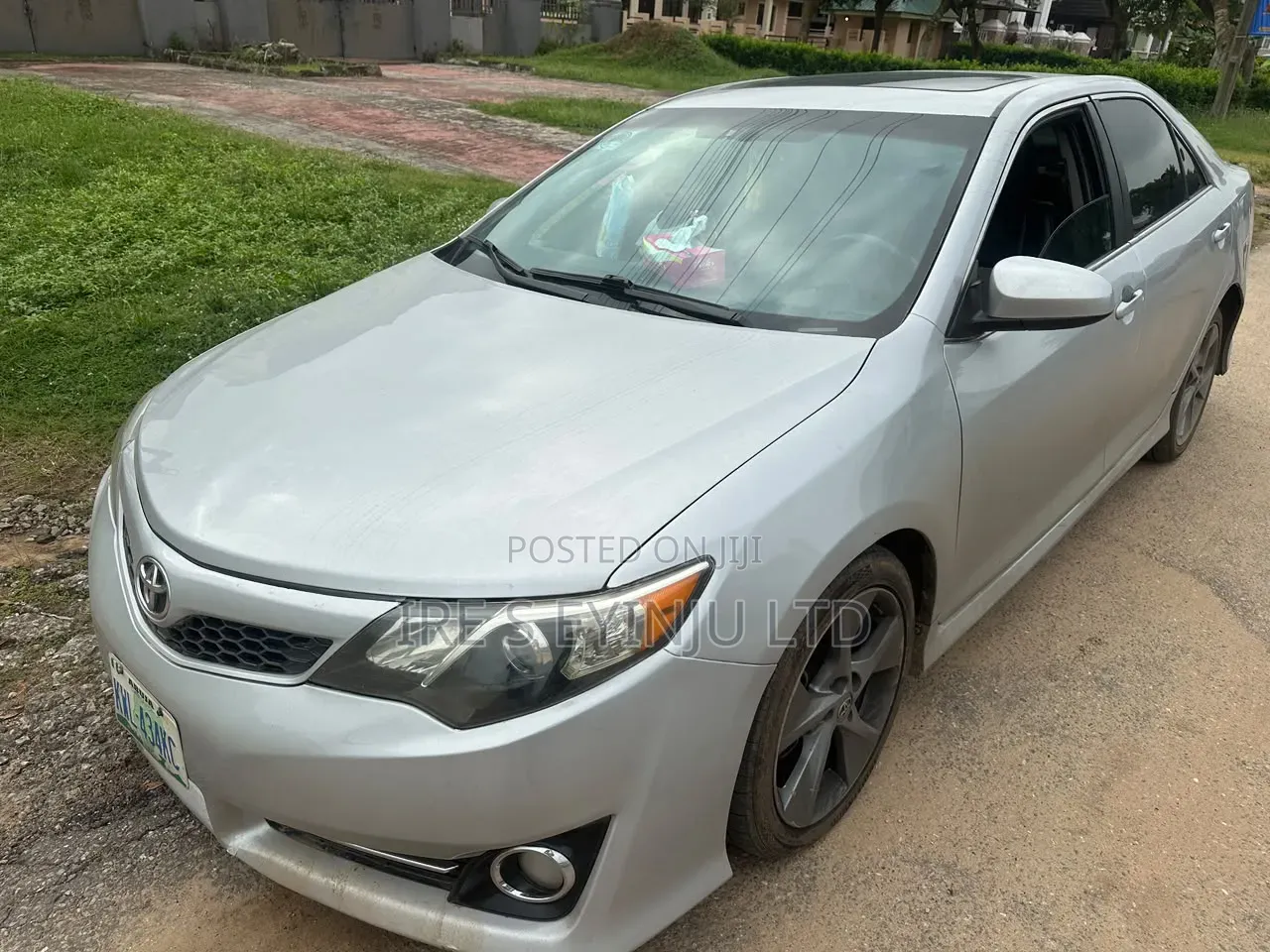 Toyota Camry 2013 Silver