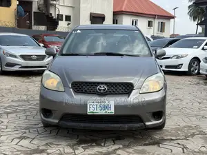 Toyota Matrix Hatchback AWD (1.8L 4cyl 4A) 2005 Gray
