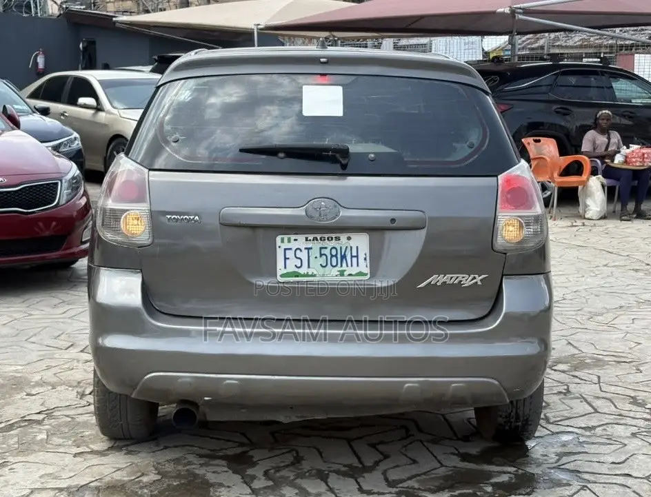 Toyota Matrix 2005 Gray