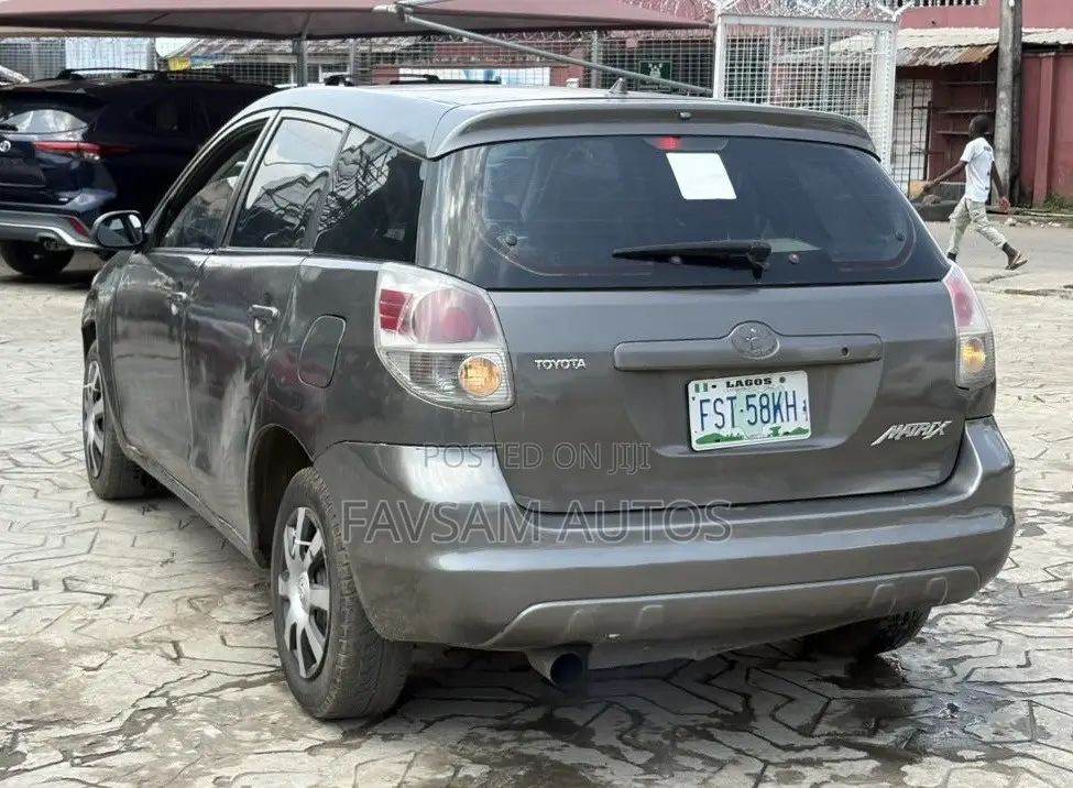 Toyota Matrix 2005 Gray
