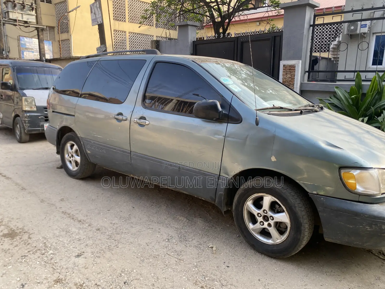 Toyota Sienna CE 2001 Gray