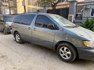Toyota Sienna CE 2001 Gray