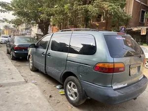Toyota Sienna CE 2001 Gray