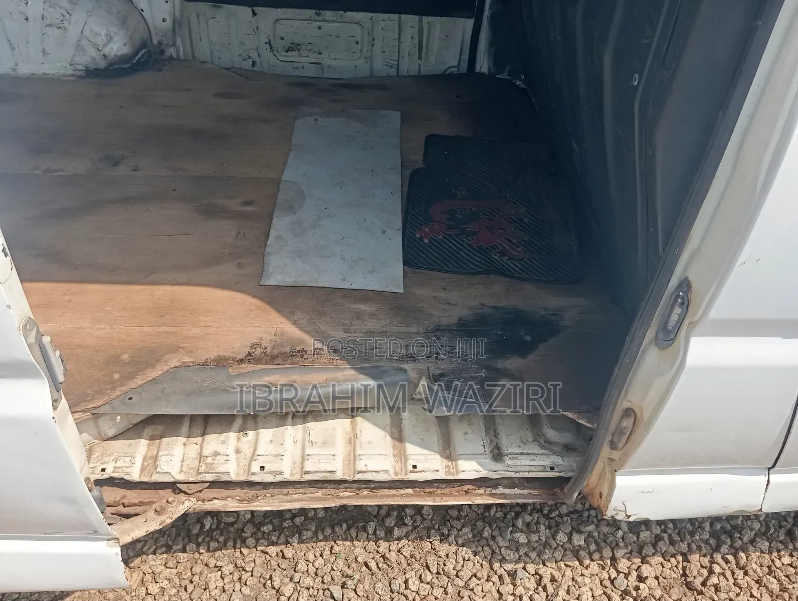 Toyota HiAce 2006 White