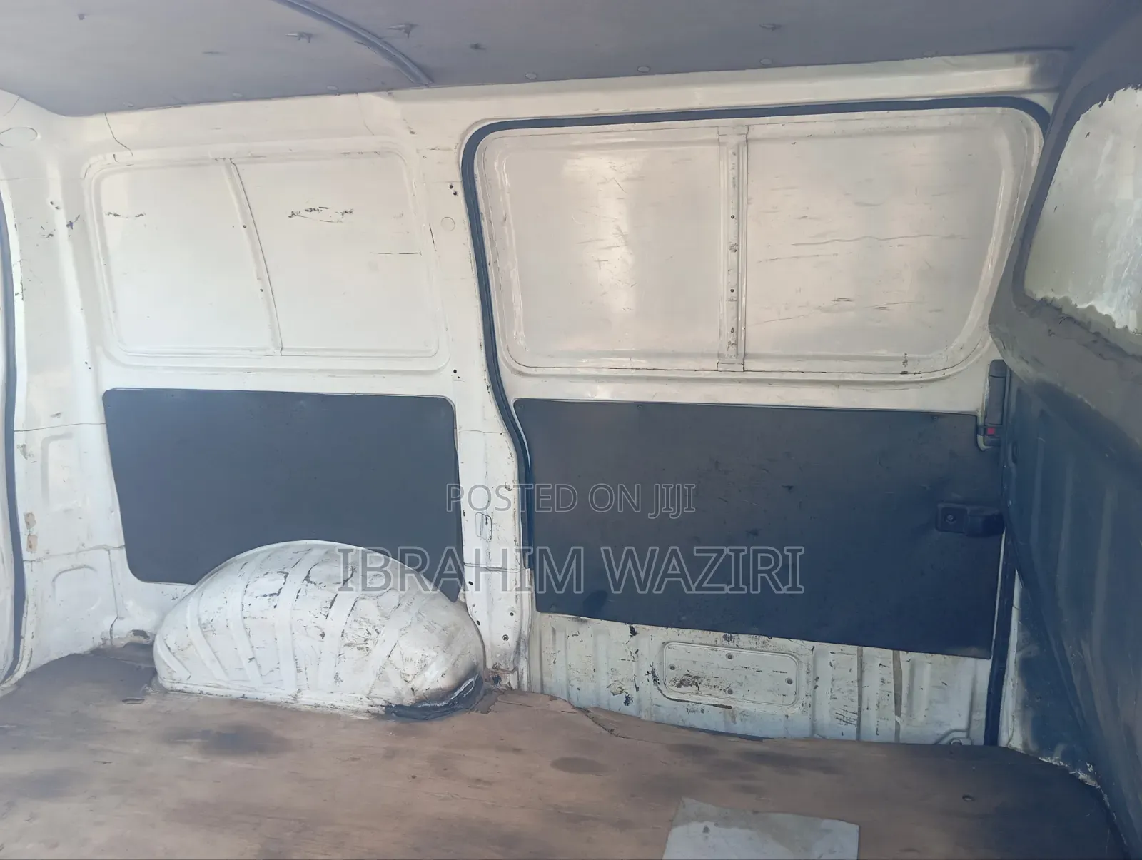 Toyota HiAce 2006 White