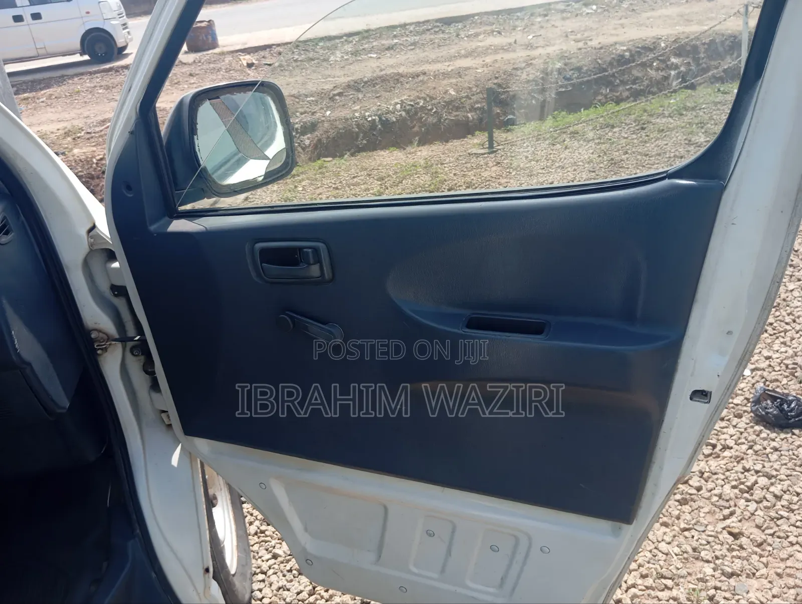 Toyota HiAce 2006 White