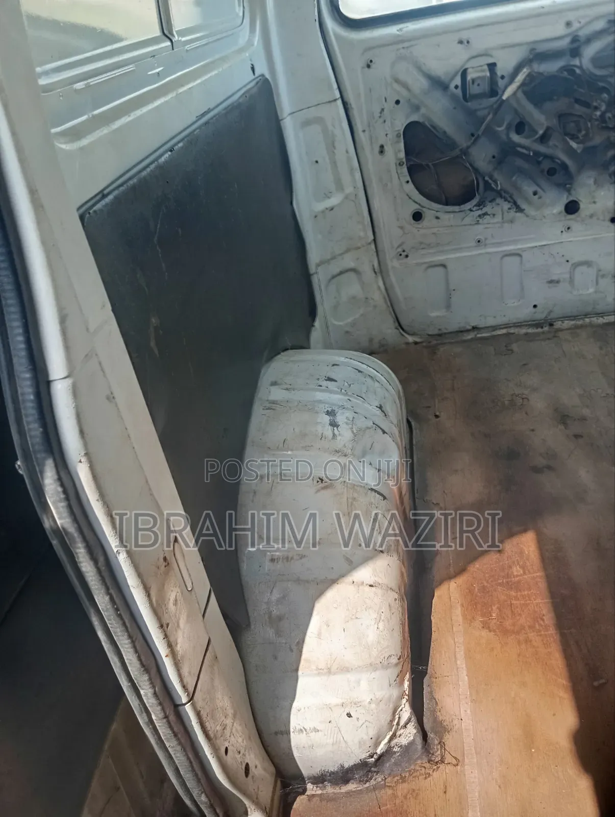 Toyota HiAce 2006 White