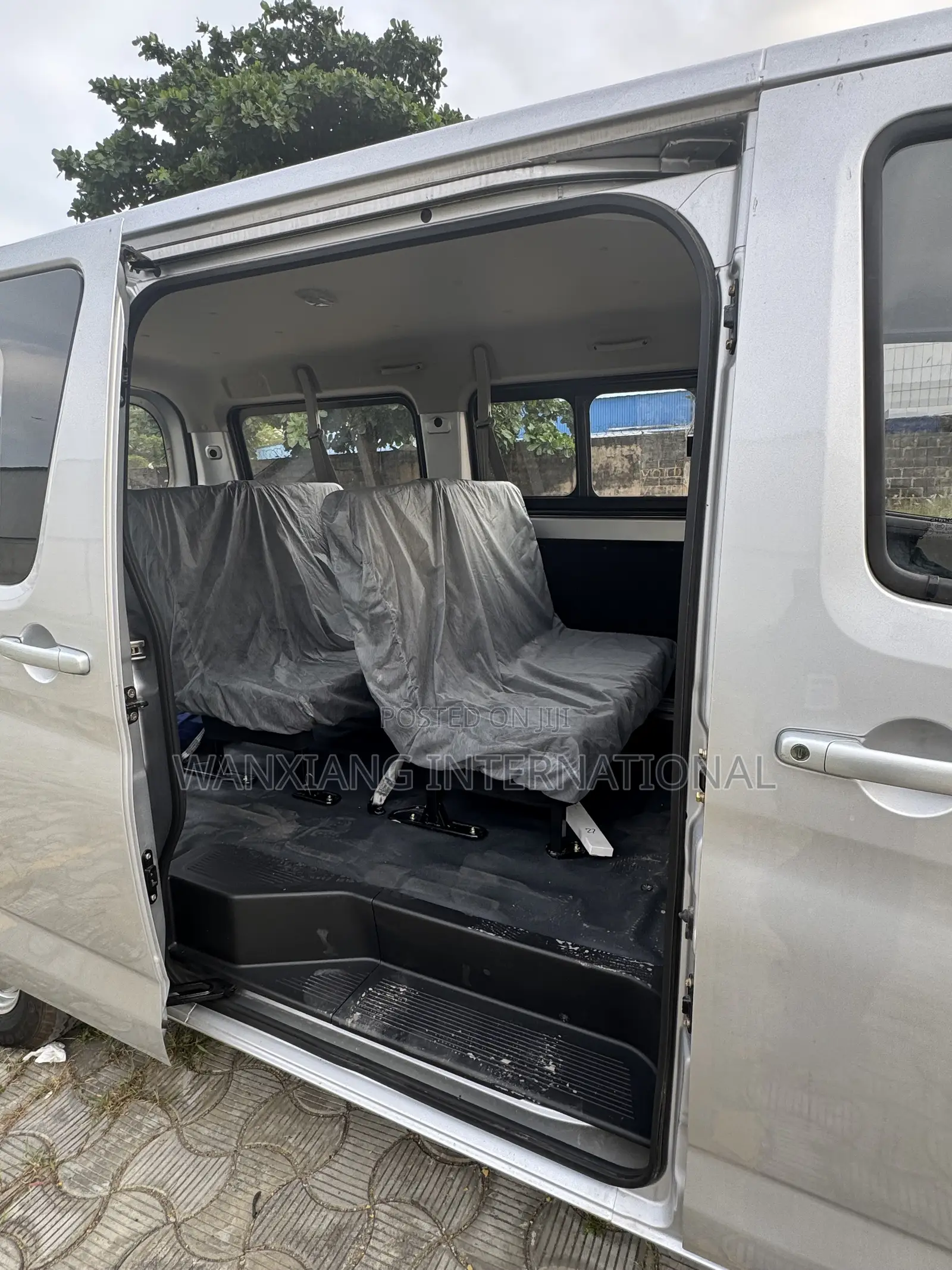 New Bus 2025 Silver