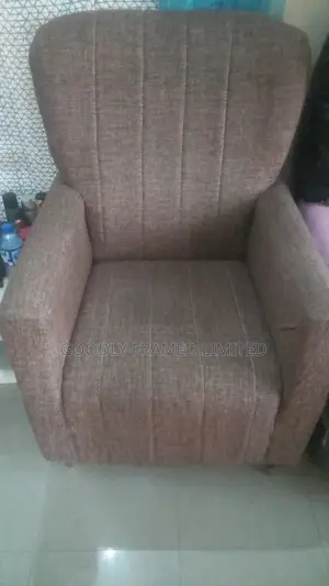 Stylish Brown Accent Chair for Sale – Elegant & Comfortable!