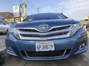 Toyota Venza XLE 2010 Blue