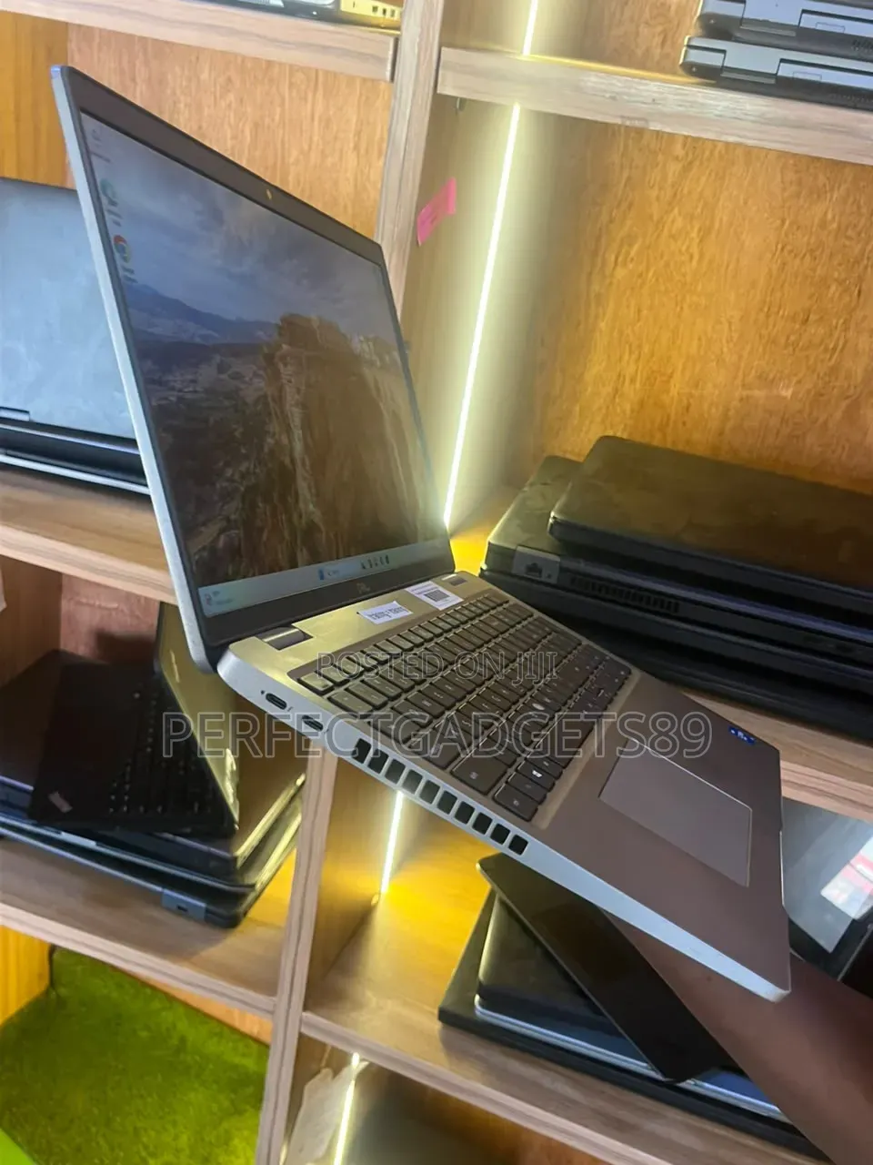 Laptop Dell Precision 3560 16GB Intel Core i5 SSD 512GB