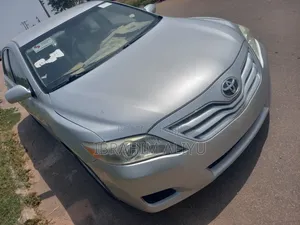 Toyota Camry LE 4dr Sedan (2.5L 4cyl 6A) 2011 Silver