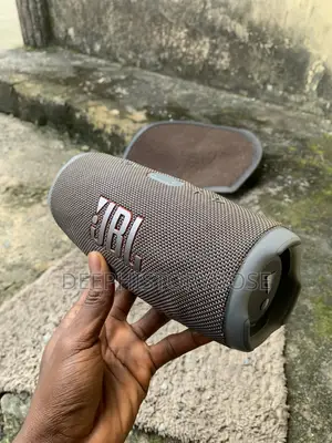 JBL Charge 5