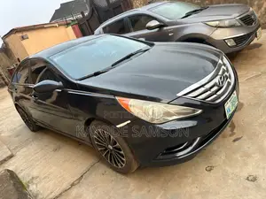 Hyundai Sonata Limited Sedan FWD (2.4L 4cyl 6A) 2012 Black