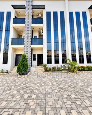 4bdrm Duplex in Jahi Gilmore for rent