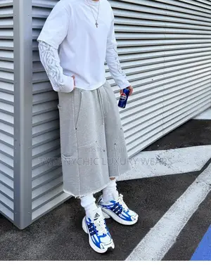 Men’s Oversized Streetwear T-Shirt & Wide-Leg Shorts Style