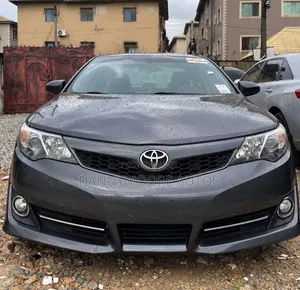 Toyota Camry SE 4dr Sedan (3.5L 6cyl 6A) 2014 Gray