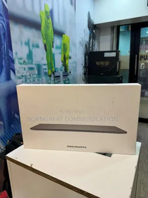 New Laptop Samsung Galaxy Book5 Pro 32GB SSD 512GB