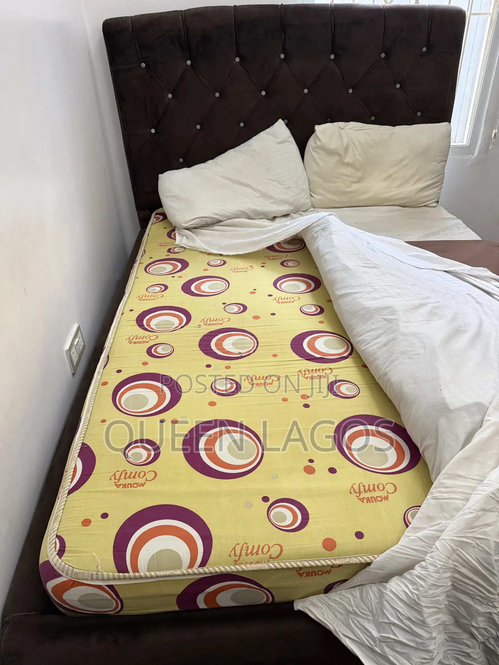 Neat 4.5x6 Bedframe and Mattress