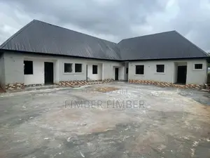 2 Units of 1 Bedroom and 3 Units of Selfcon for Sale