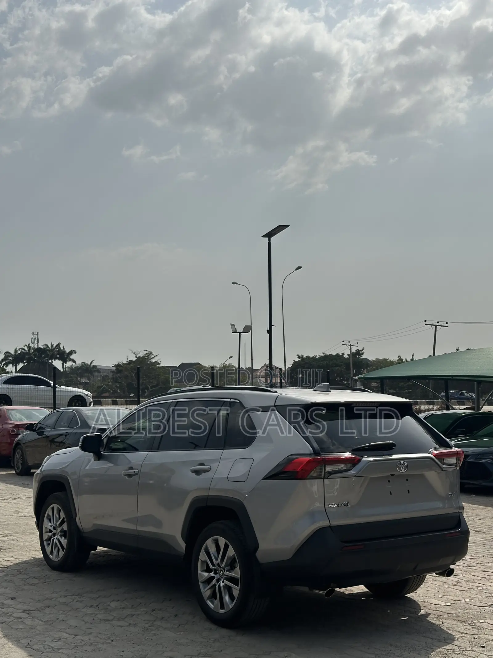 Toyota RAV4 2024 Silver