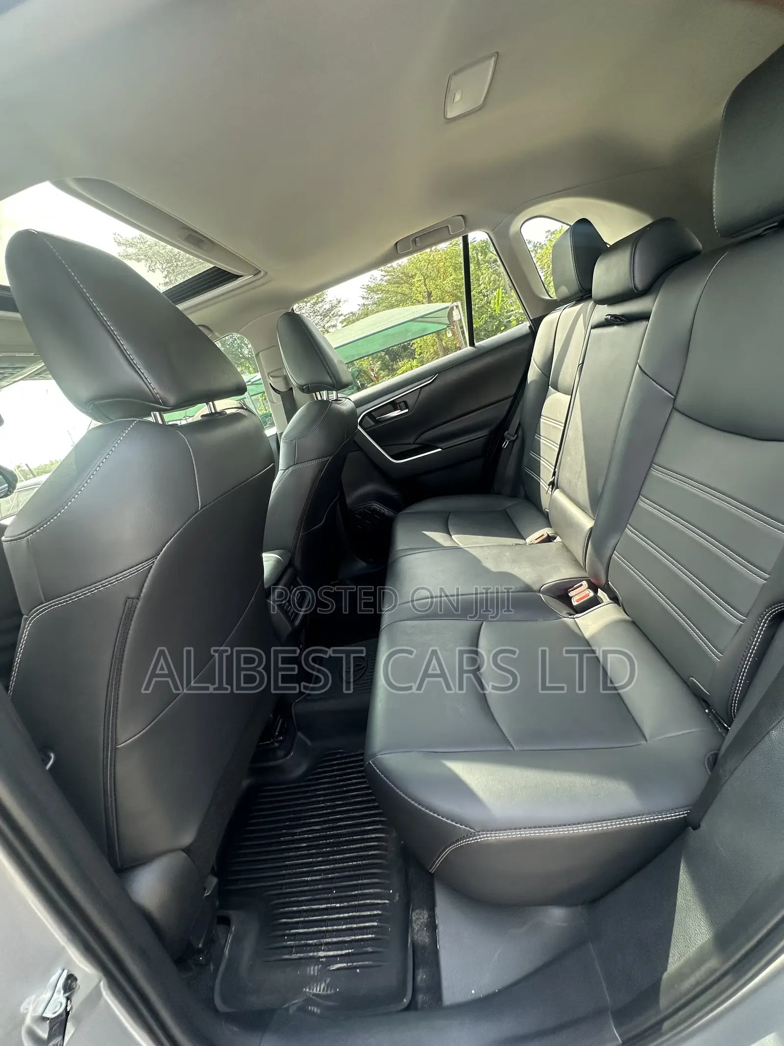Toyota RAV4 2024 Silver
