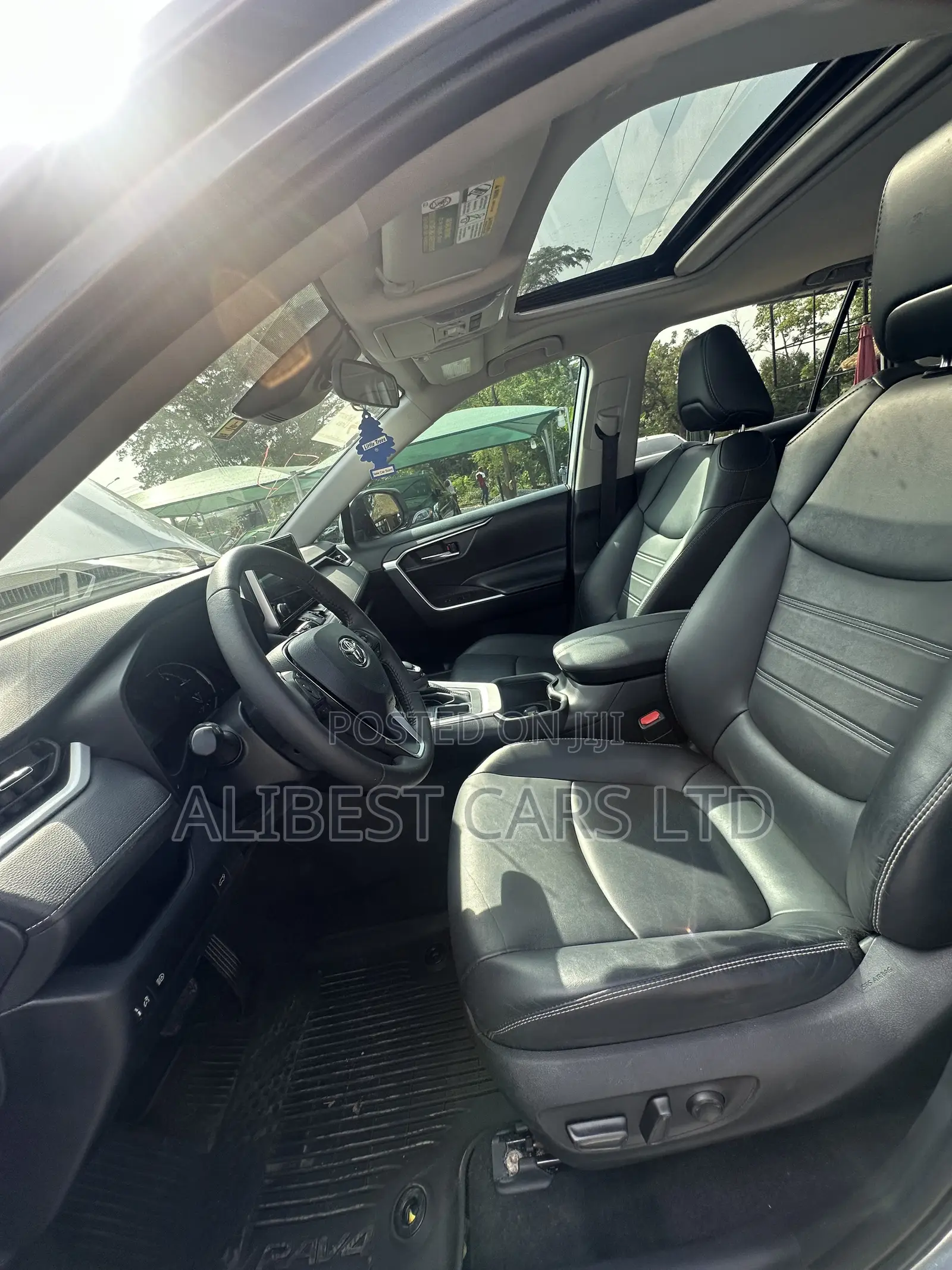 Toyota RAV4 2024 Silver