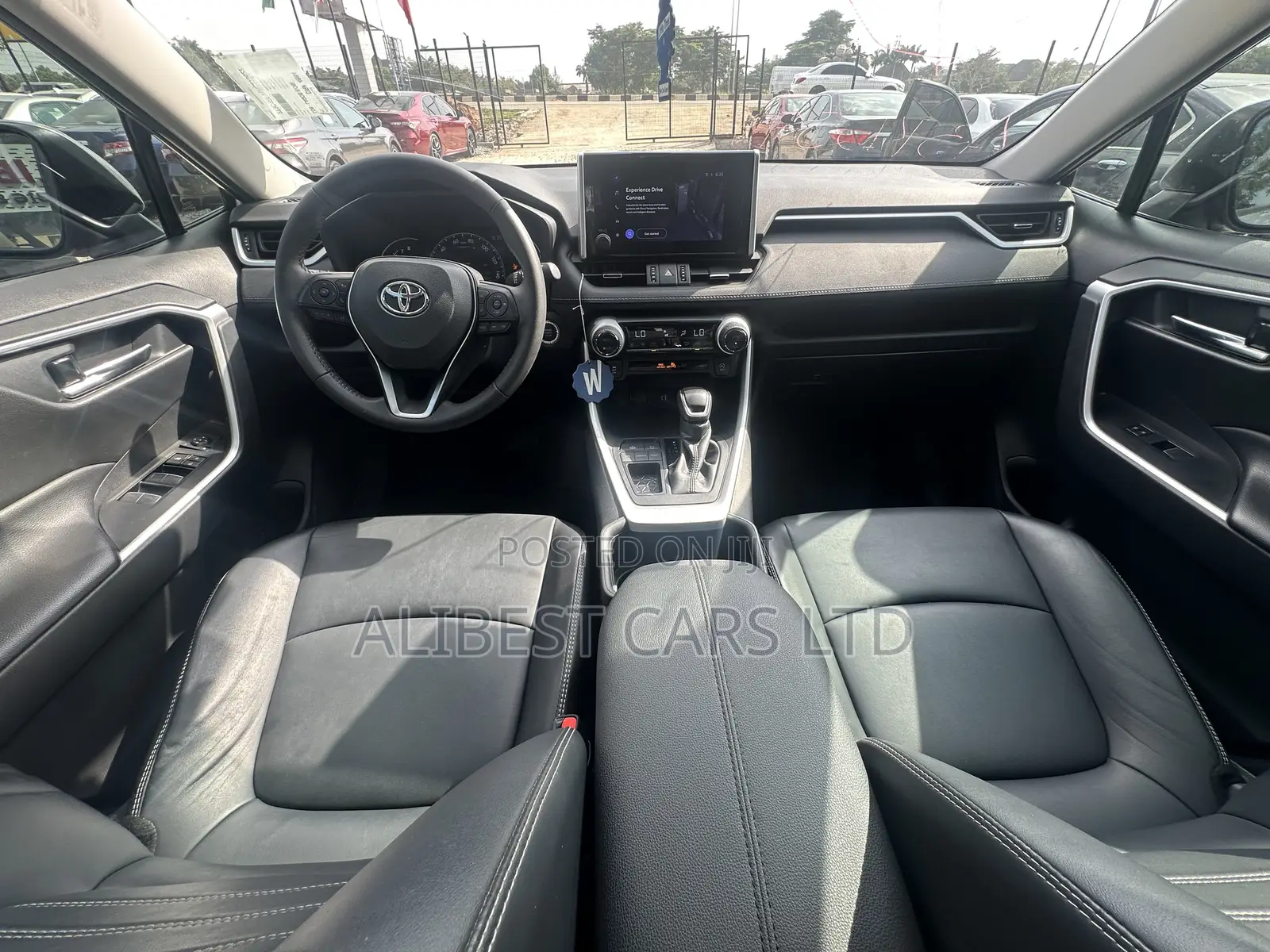 Toyota RAV4 2024 Silver