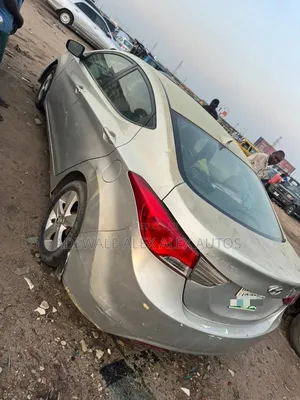 Hyundai Elantra 2014 Silver