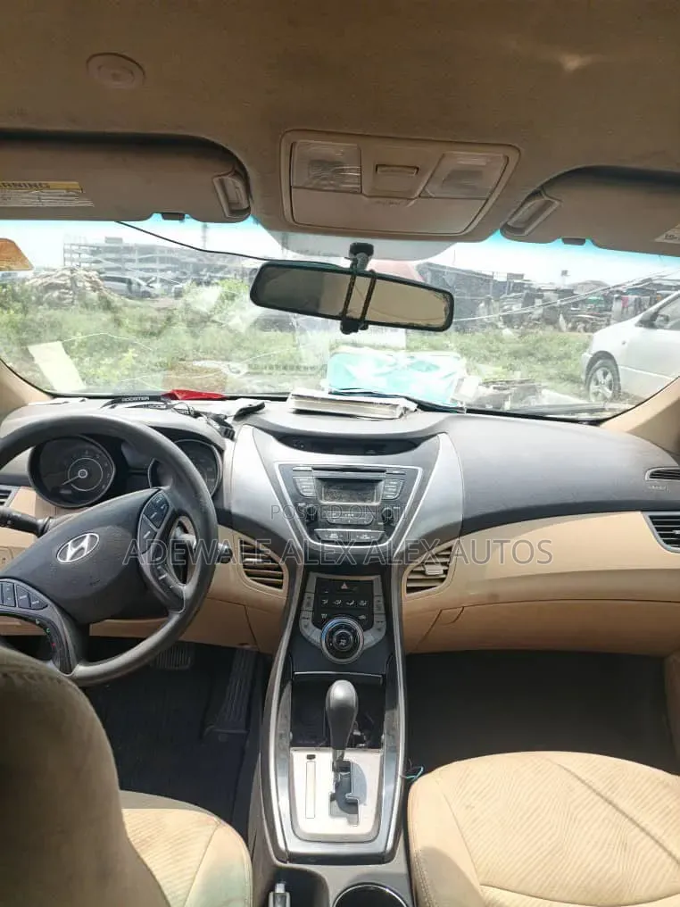 Hyundai Elantra 2014 Silver