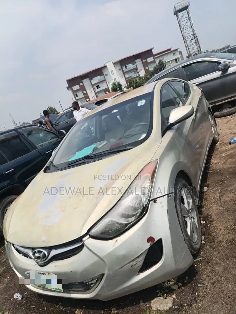 Hyundai Elantra 2014 Silver